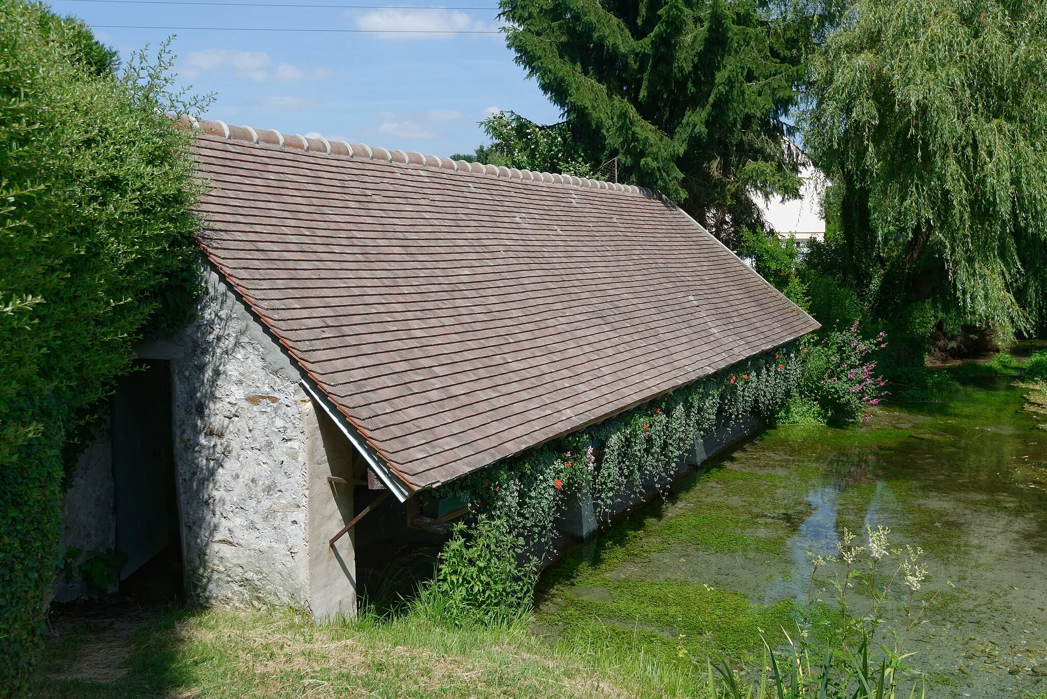 Photo showing: Lavoir sur la Renarde à Souzy-la-Briche, dans l'Essonne.