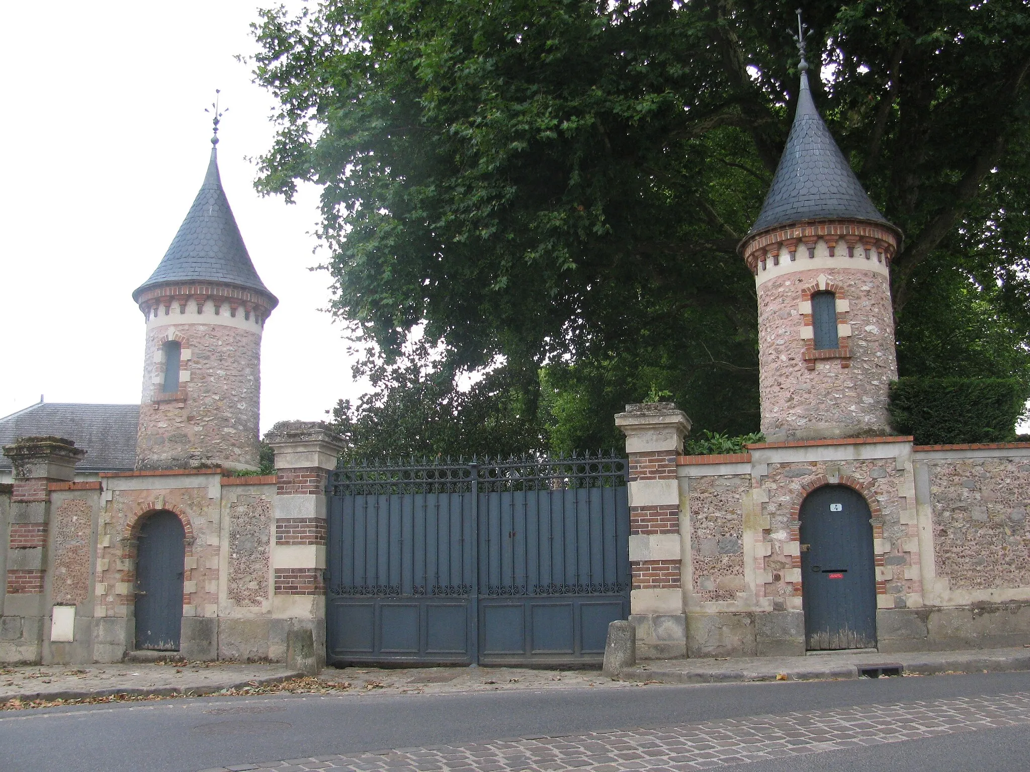 Photo showing: Entrée du château