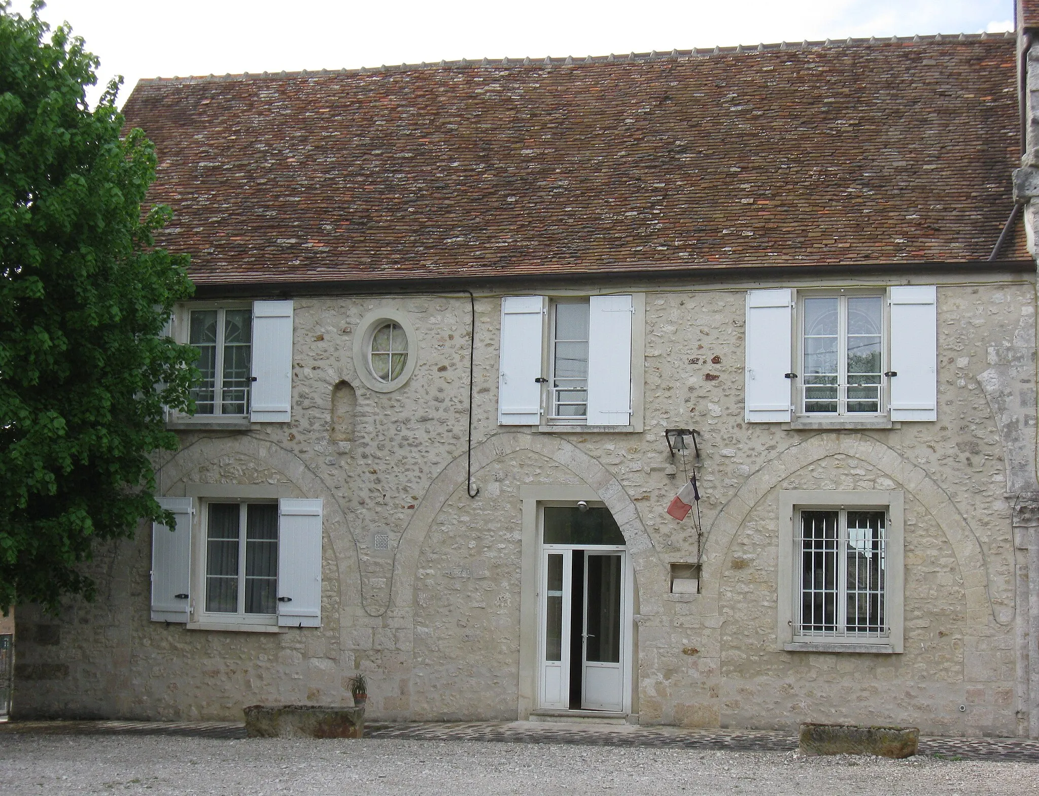 Photo showing: Mairie de Vulaines-lès-Provins. (département de la Seine et Marne, région Île-de-France).