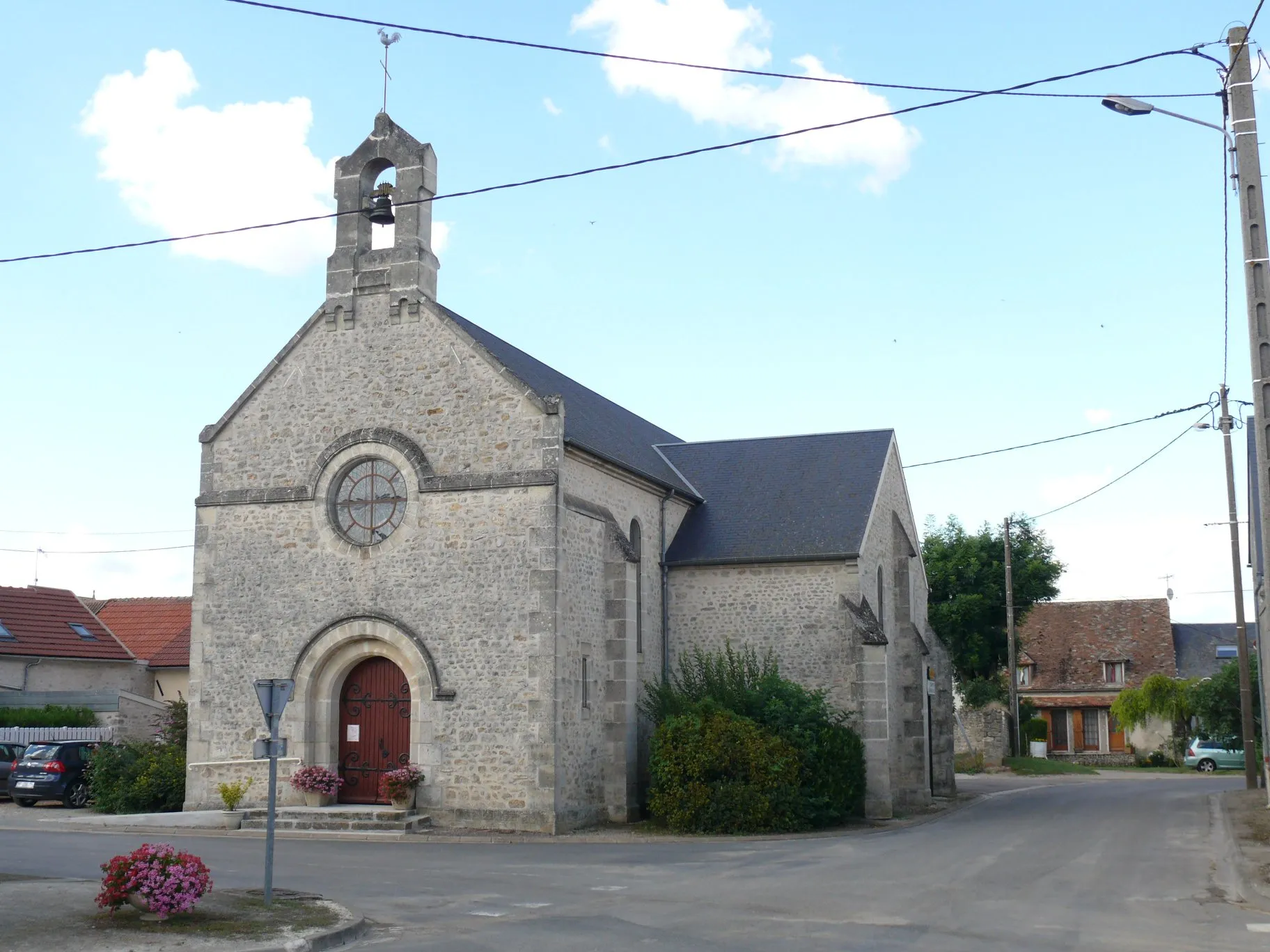 Photo showing: Saint-John-the-Baptist's church of Rouvres-Saint-Jean (Loiret, Centre-Val de Loire, France).