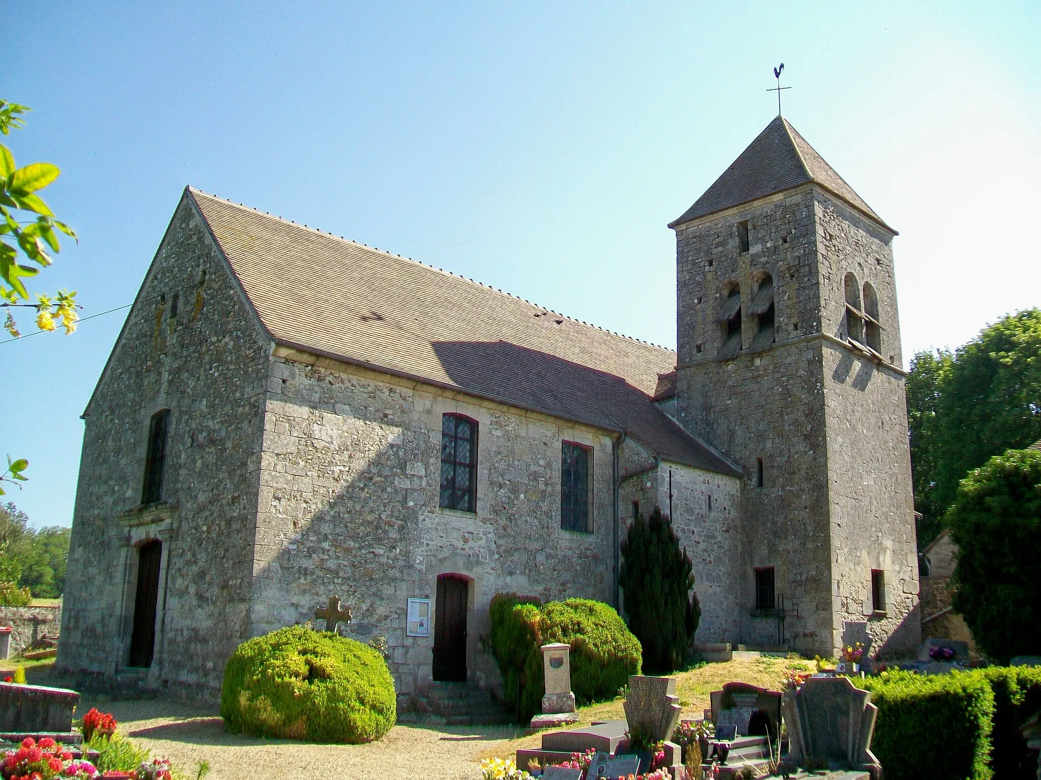 Photo showing: La chapelle Sainte-Maxence au hameau d'Yvillers.