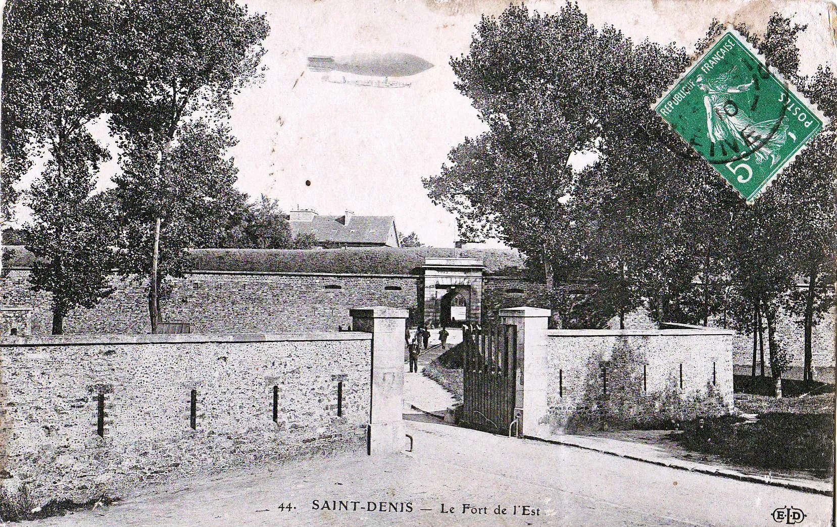 Photo showing: Carte postale ancienne éditée par ELD, N° 44 SAINT-DENIS (Seine-Saint-Denis - France) : Le Fort de l'Est