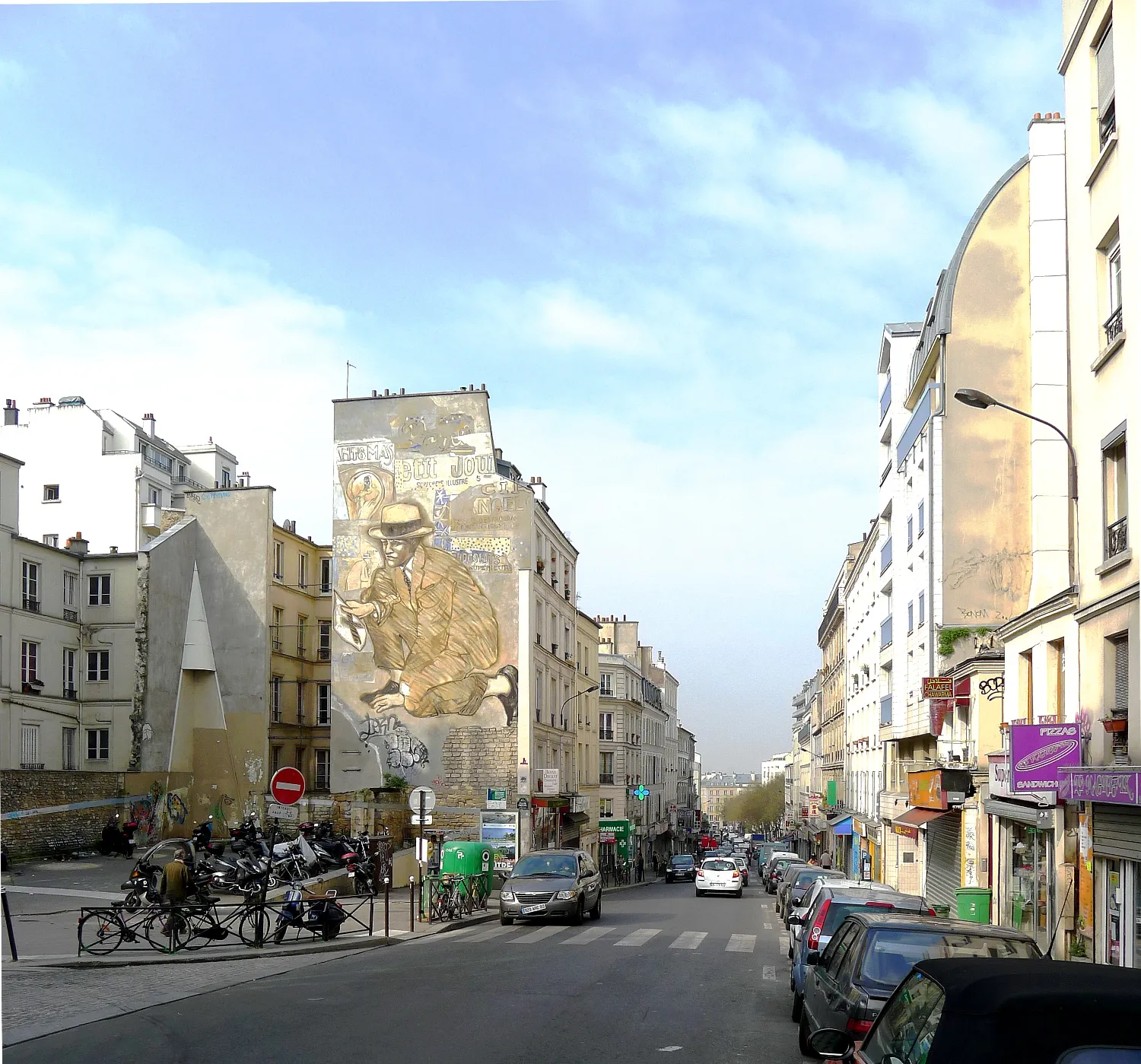 Photo showing: Belleville street - Paris