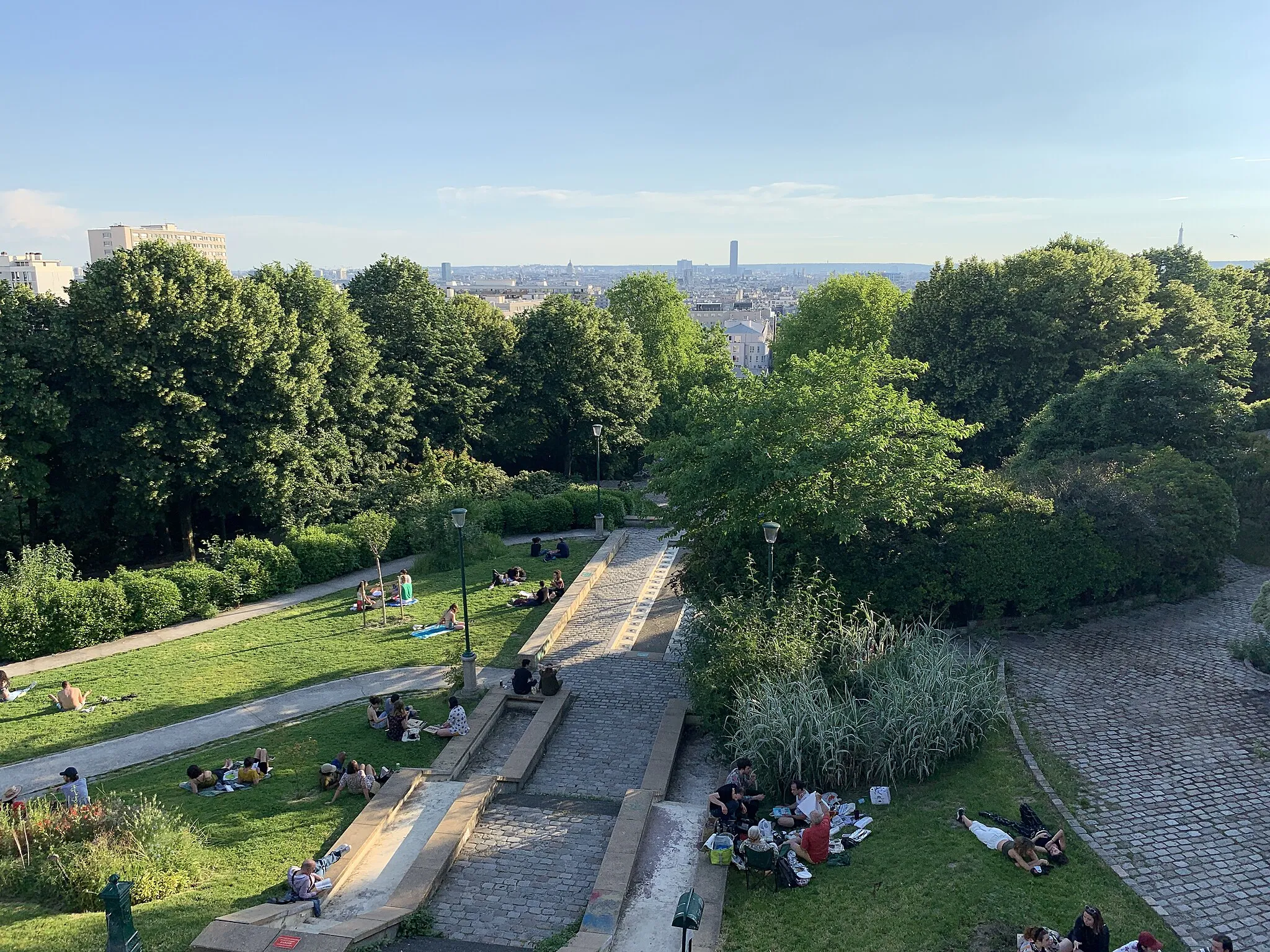 Photo showing: Parc de Belleville vu depuis le belvédère Willy Ronis, Paris.