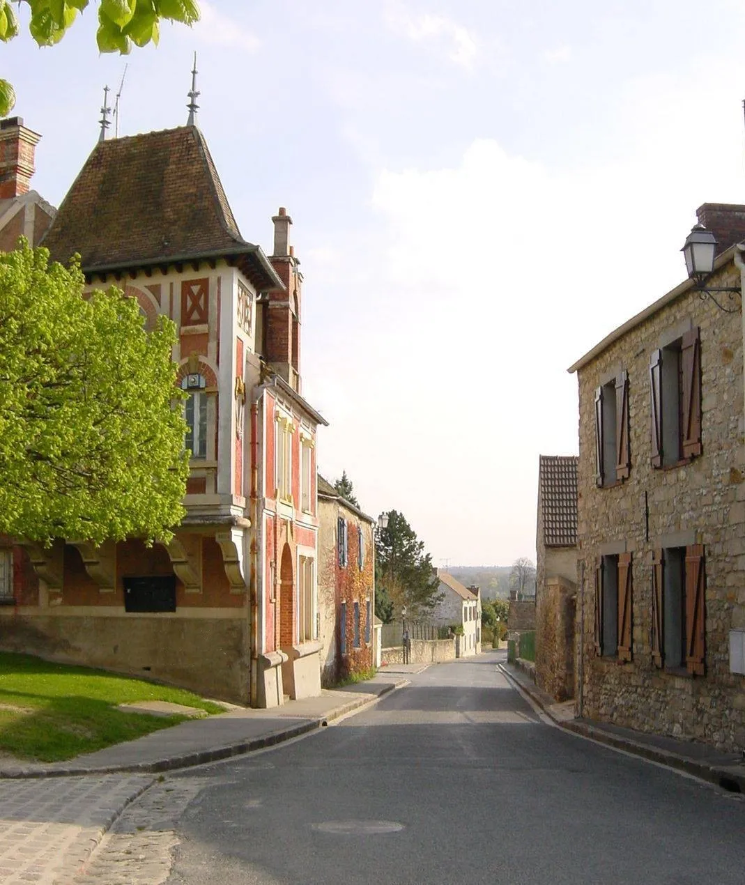 Photo showing: Le Presbytere sur la place de la Mairie de Soisy sur Ecole