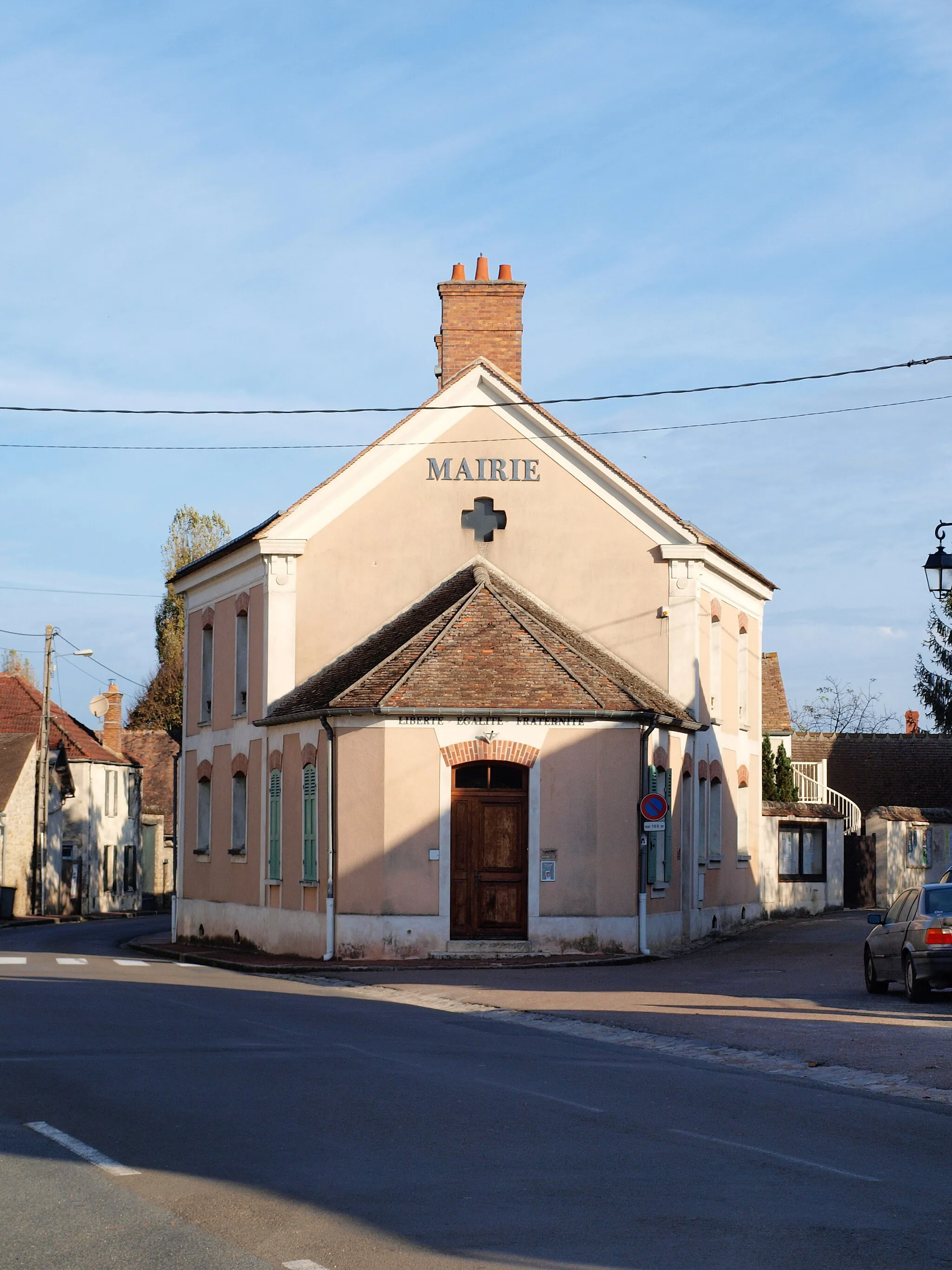 Photo showing: Le Vaudoué (Seine-et-Marne, France) ; mairie