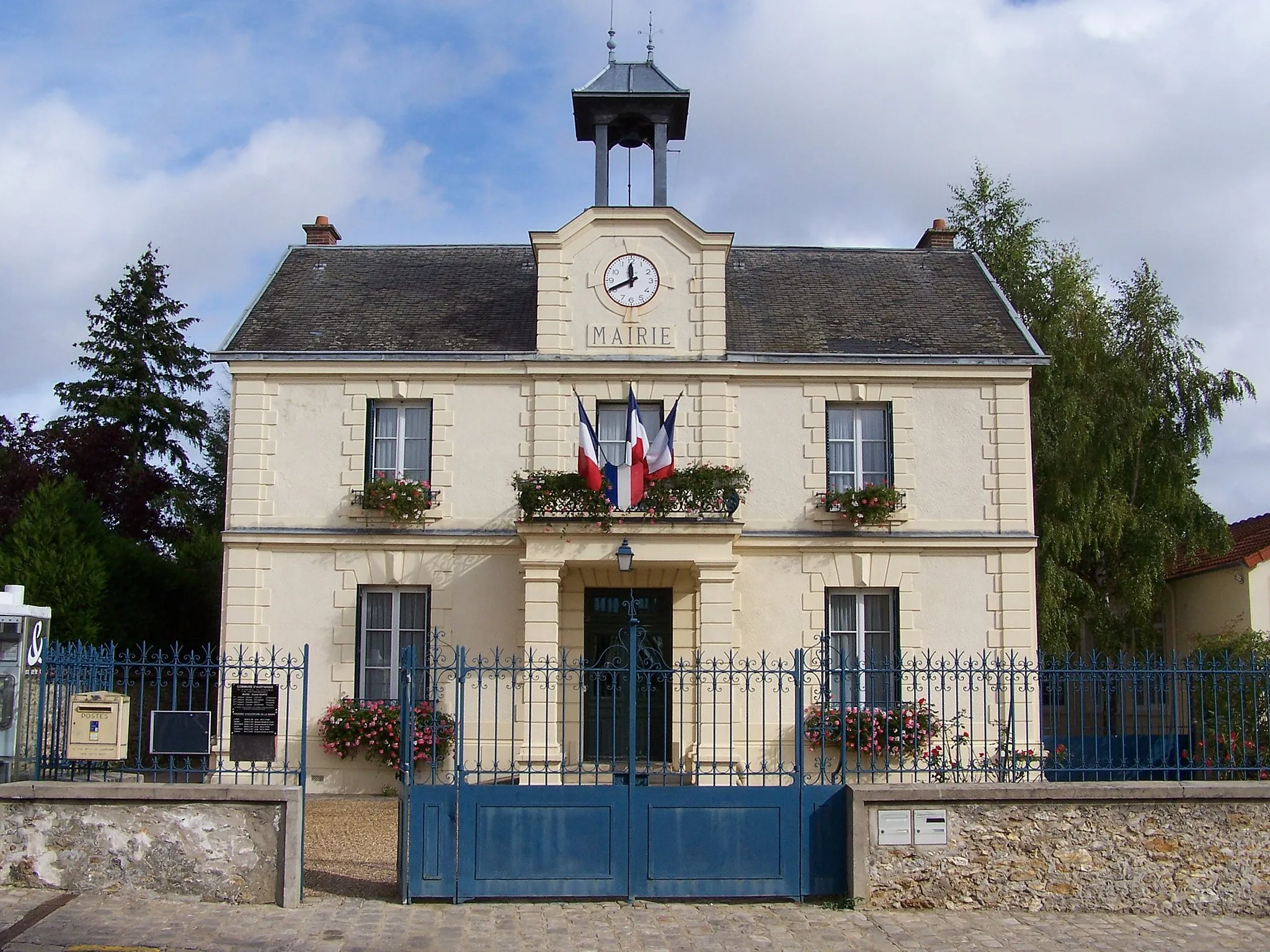 Photo showing: Mairie d'Auffargis (Yvelines, France)