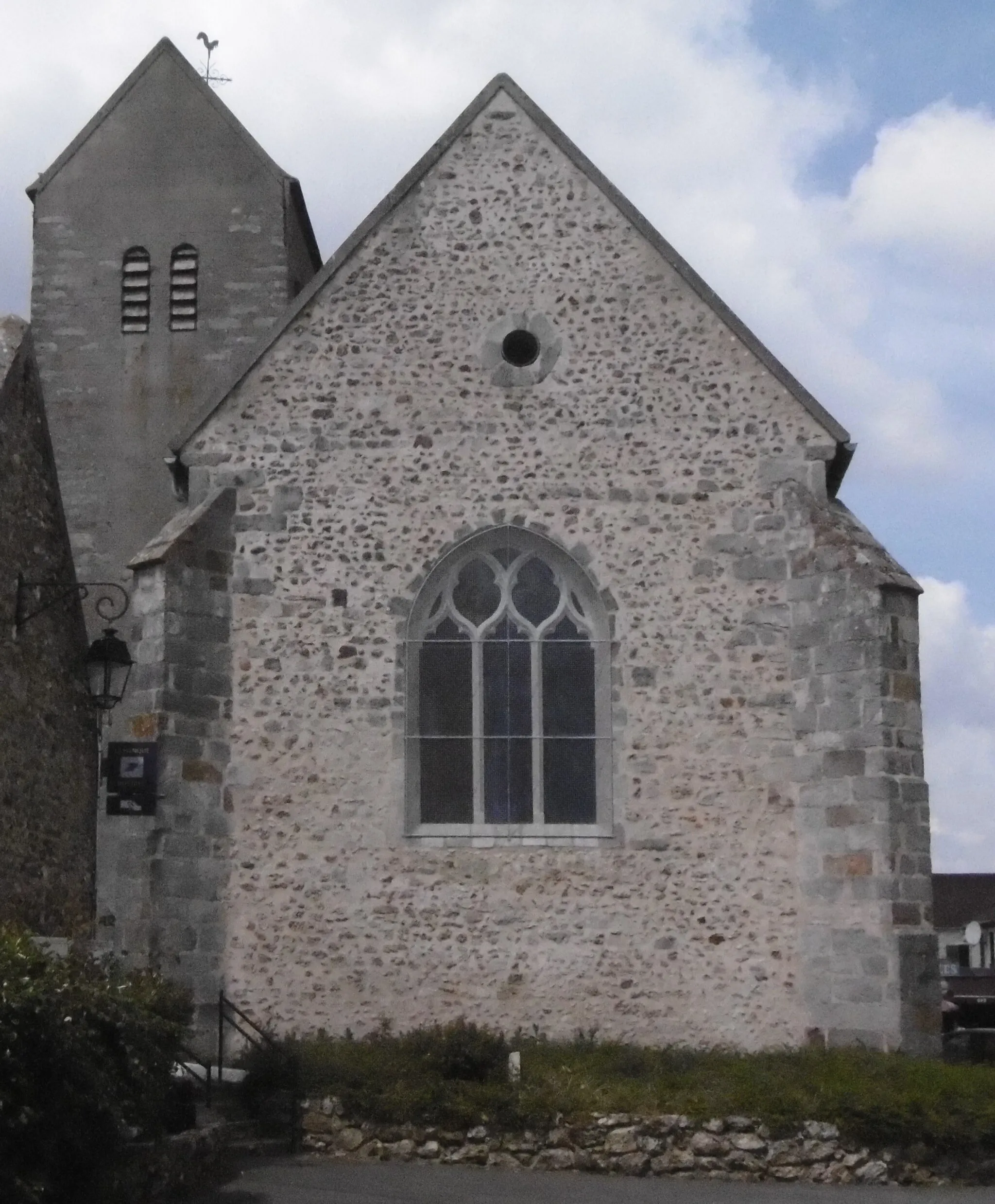 Photo showing: Nozay église