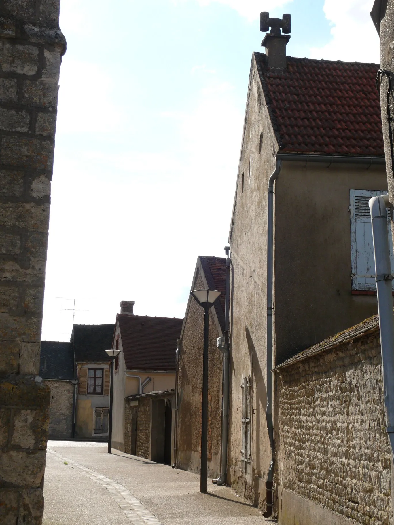 Photo showing: A street in Sermaises (Loiret, Centre-Val de Loire, France).