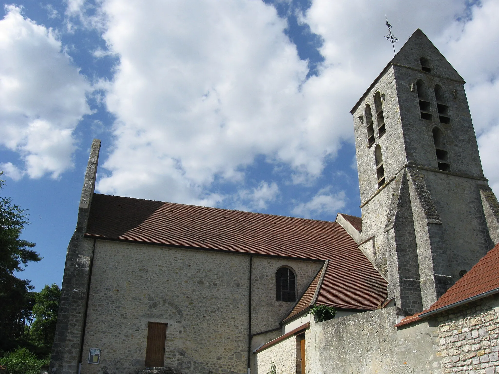 Photo showing: Église Saint-Martin de Nanteau-sur-Essonne. (Seine-et-Marne, région Île-de-France).