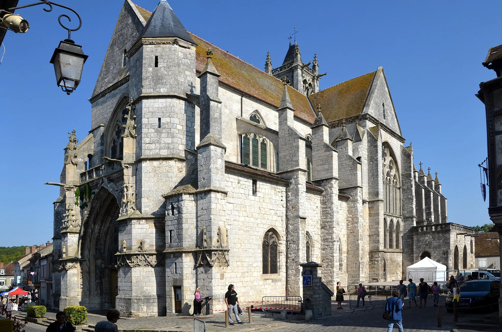 Photo showing: Église Notre-Dame de Moret-sur-Loing, Seine-et-Marne, France.