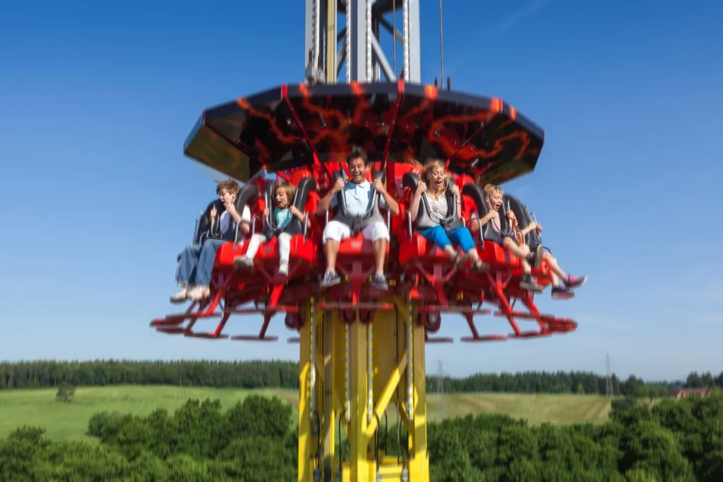 Photo showing: Magma Drop Tower Ride at Paultons Park