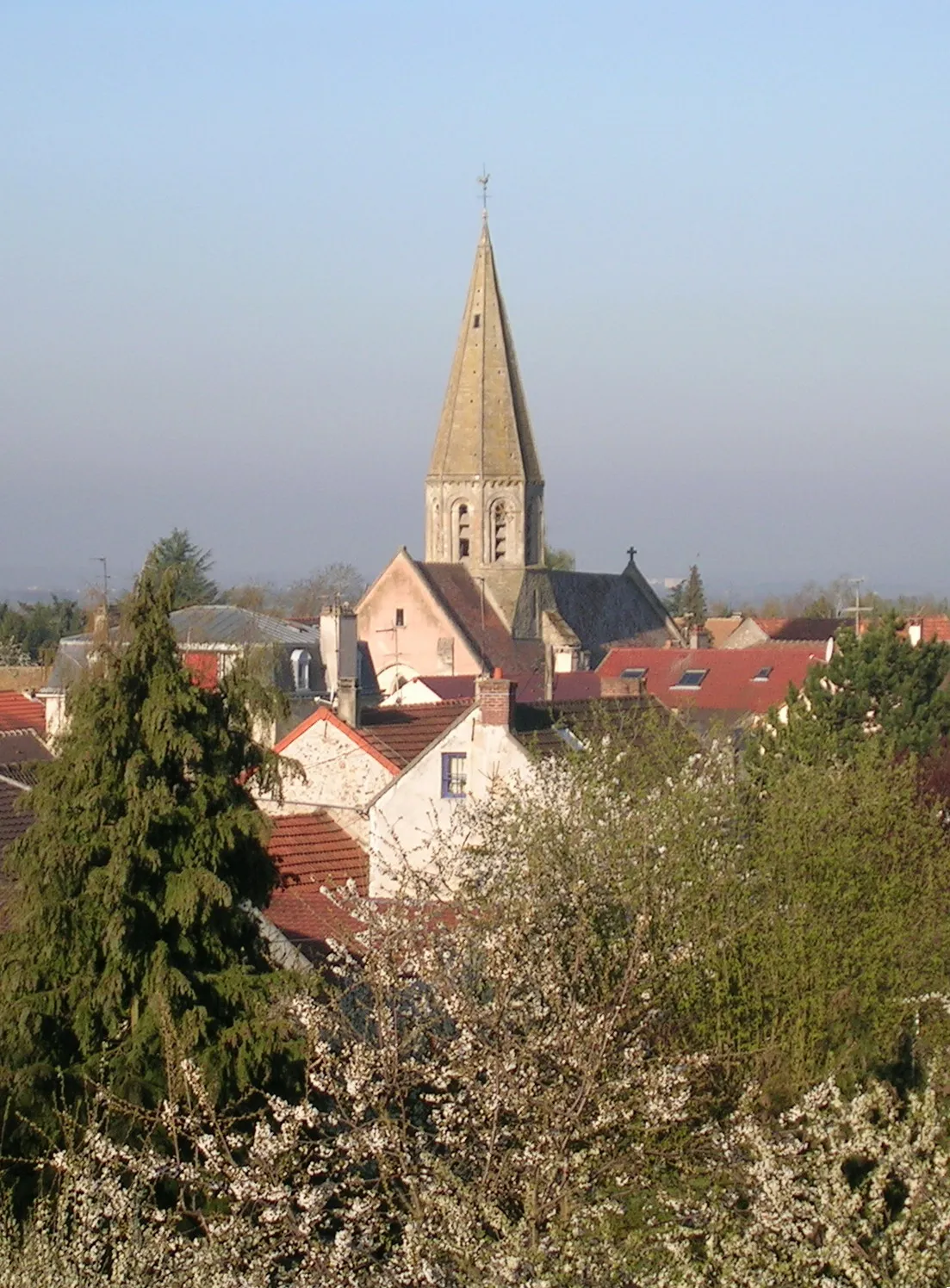 Photo showing: C'est une photo prise moi meme.

On y voit l'église de Feucherolles