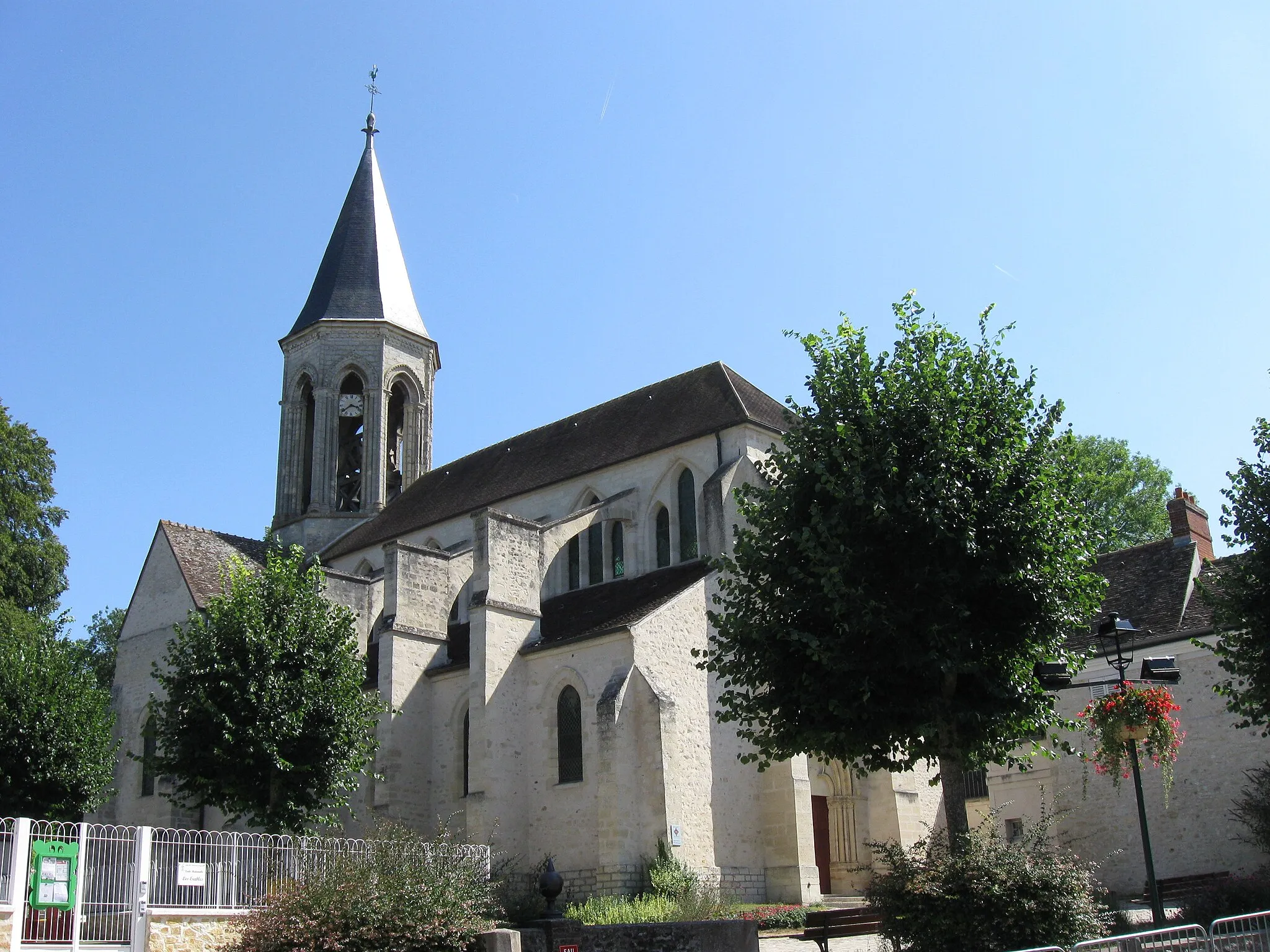 Photo showing: Église Saint-Martin de Thiverval-Grignon.  (Yvelines, région Île-de-France).