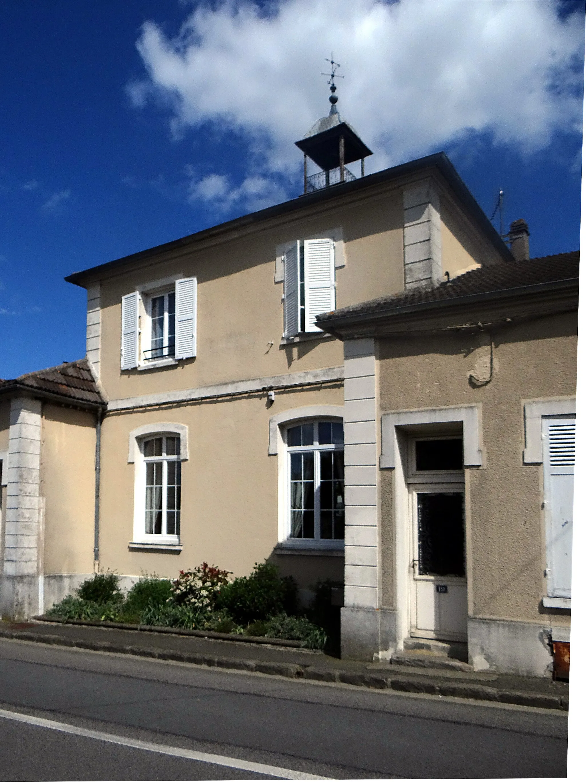 Photo showing: Saint-Rémy-l'Honoré, Yvelines, France.