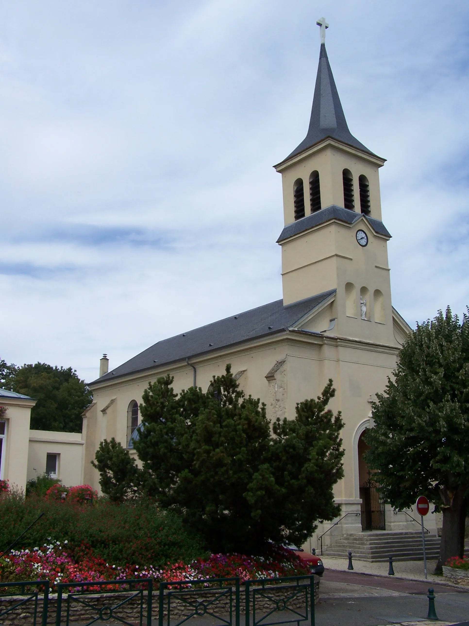 Photo showing: Église Saint-Nicolas de La Queue-lez-Yvelines (Yvelines, France). Photo personnelle.
Church of La Queue-lez-Yvelines (Yvelines, France). Personal photo.
Auteur/Author : Henry Salomé