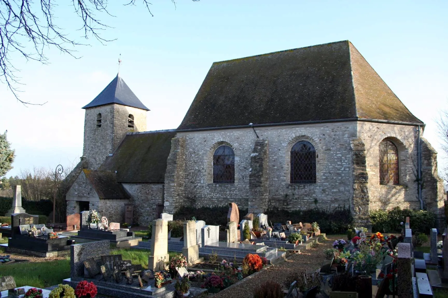 Photo showing: Église de Jouy-Mauvoisin - Yvelines (France).