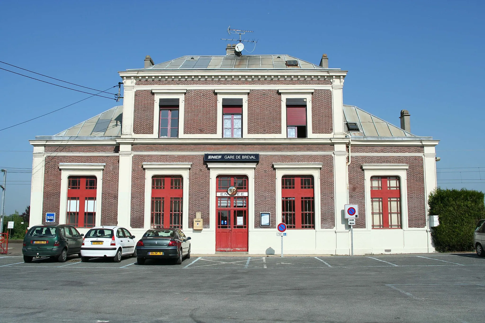 Photo showing: Gare de Bréval - Yvelines (France)