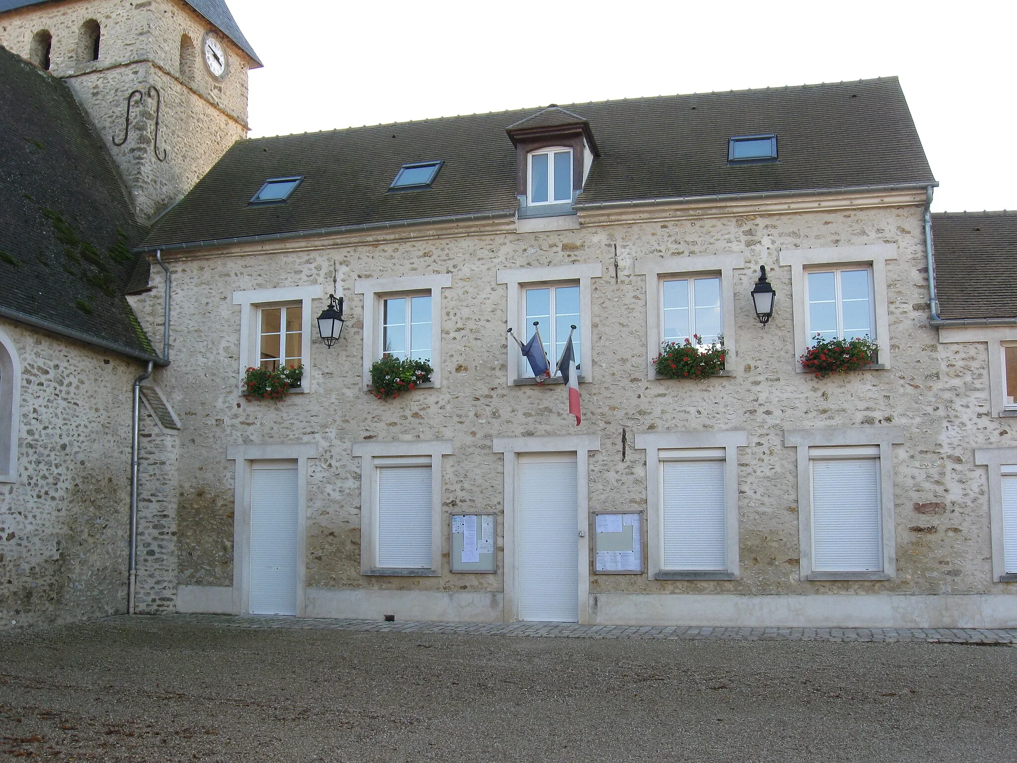 Photo showing: La mairie de Tacoignières. (Yvelines, région Île-de-France).