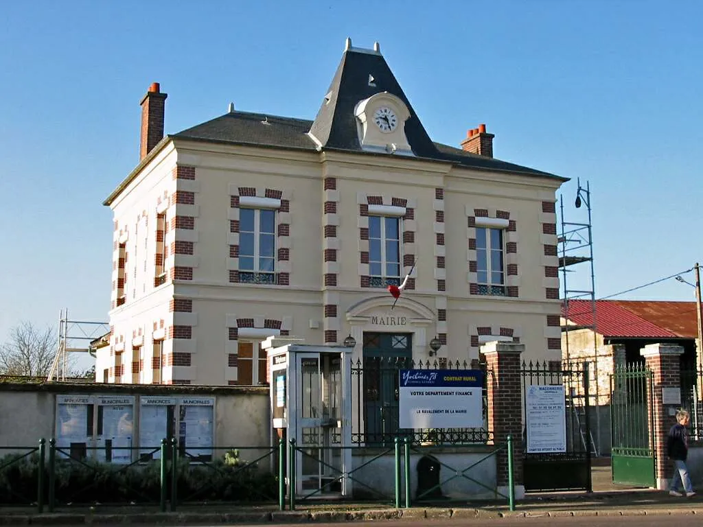 Photo showing: Mairie de Boinville-en-Mantois (Yvelines - France]]

Photo JH Mora, nov. 2005