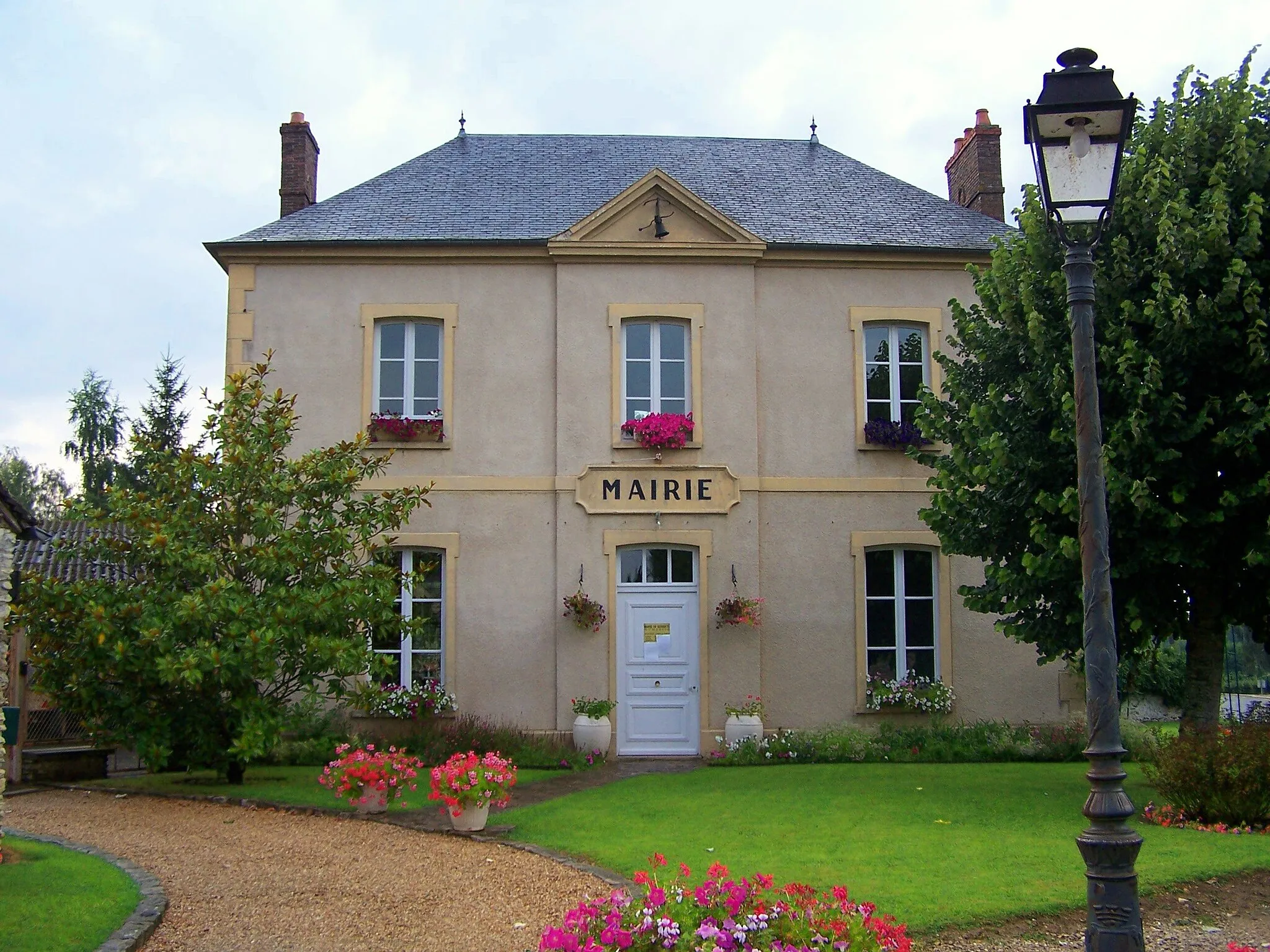 Photo showing: Town hall of Boissets (Yvelines, France)