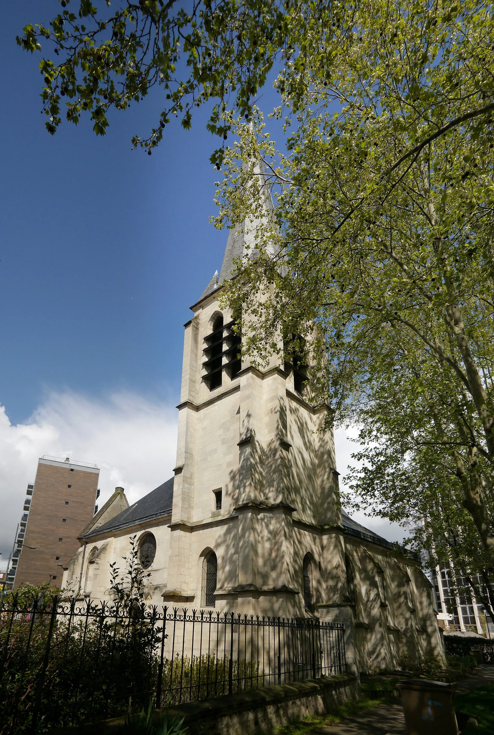 Photo showing: Gentilly, Val-de-Marne, France. Église Saint-Saturnin.