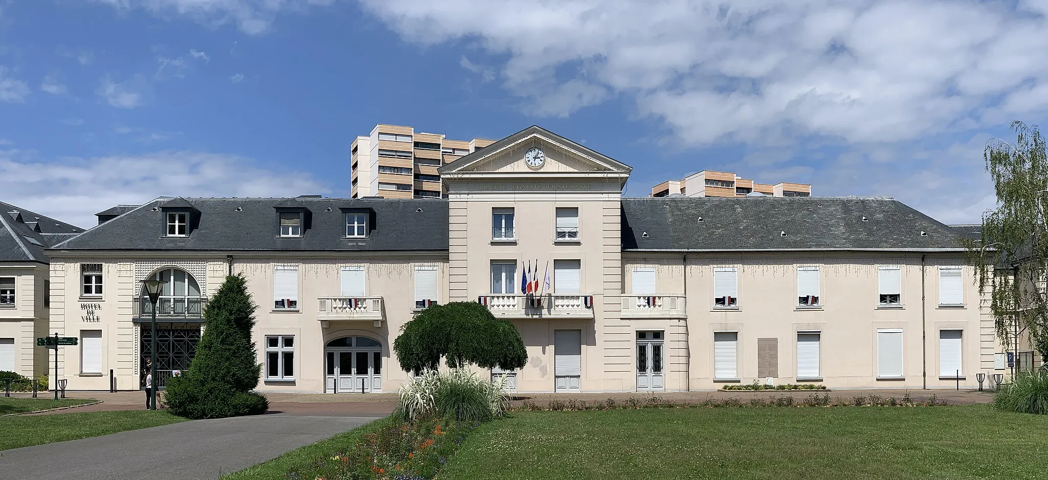 Photo showing: Hôtel de ville de Chelles, Seine-et-Marne.