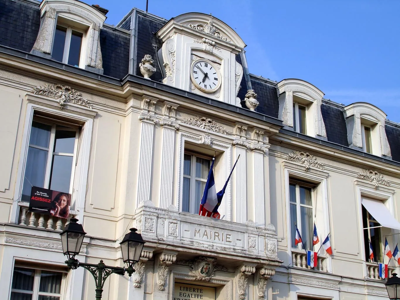 Photo showing: Mairie de Saint-Leu-la-Forêt (Val-d'Oise), France