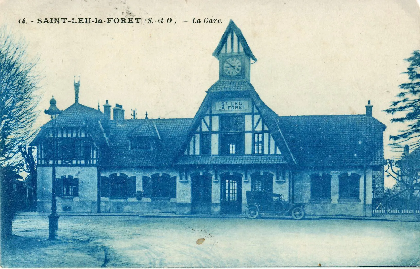 Photo showing: Carte postale ancienne éditée par Photo-Éditions, n°14 : SAINT-LEU-LA-FORET - La gare