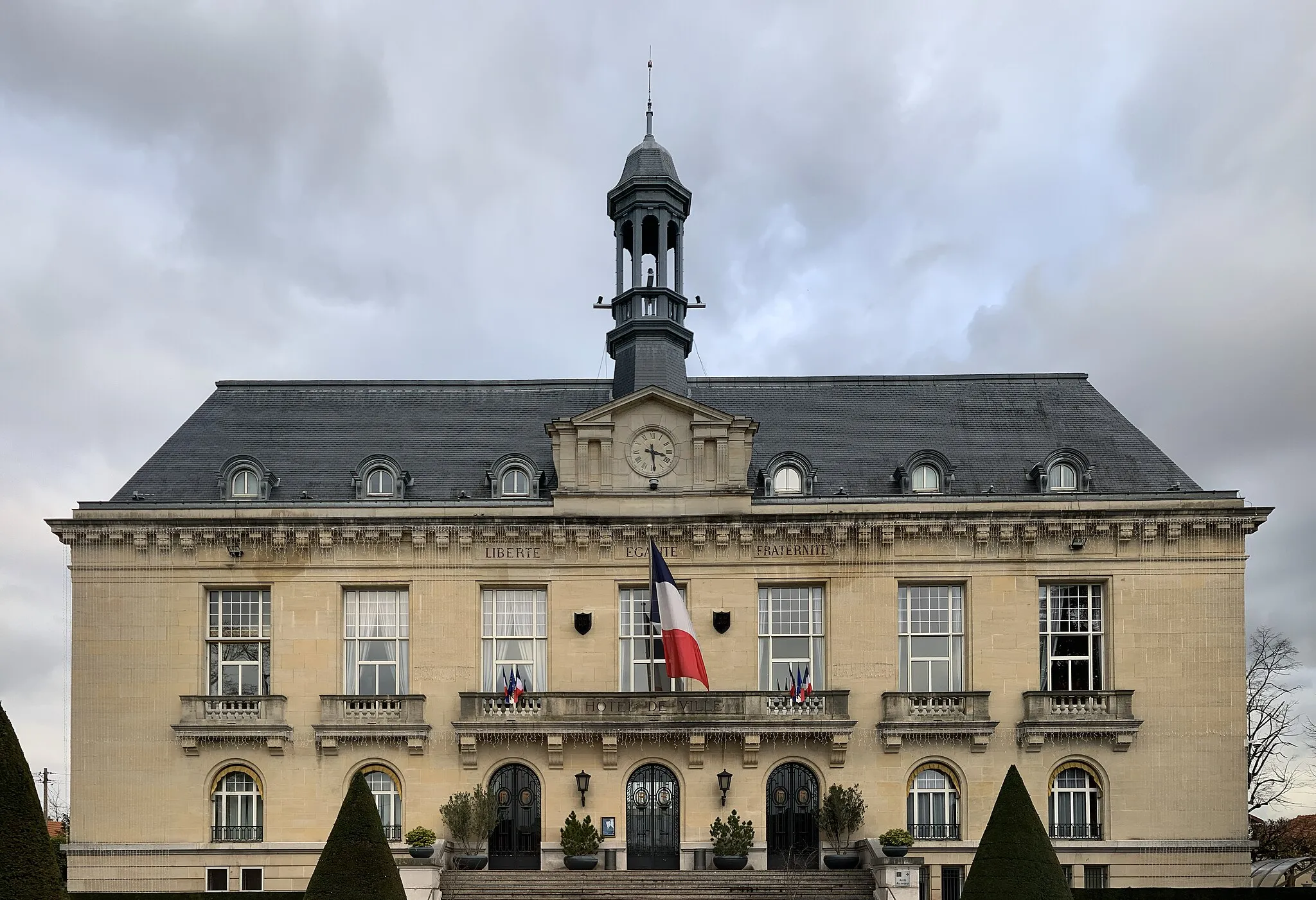 Photo showing: Hôtel de ville d'Aulnay-sous-Bois.