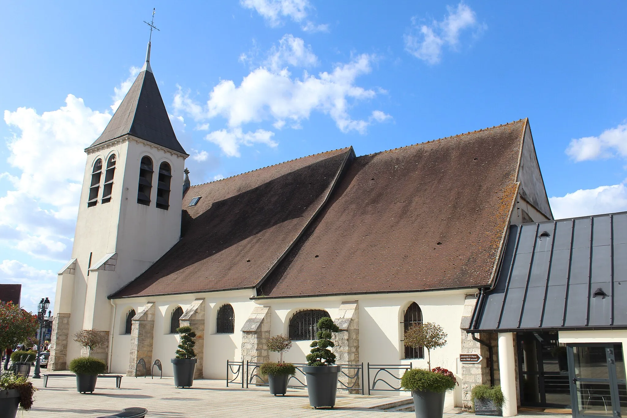 Photo showing: Église Saint-Pierre d'Ozoir-la-Ferrière.