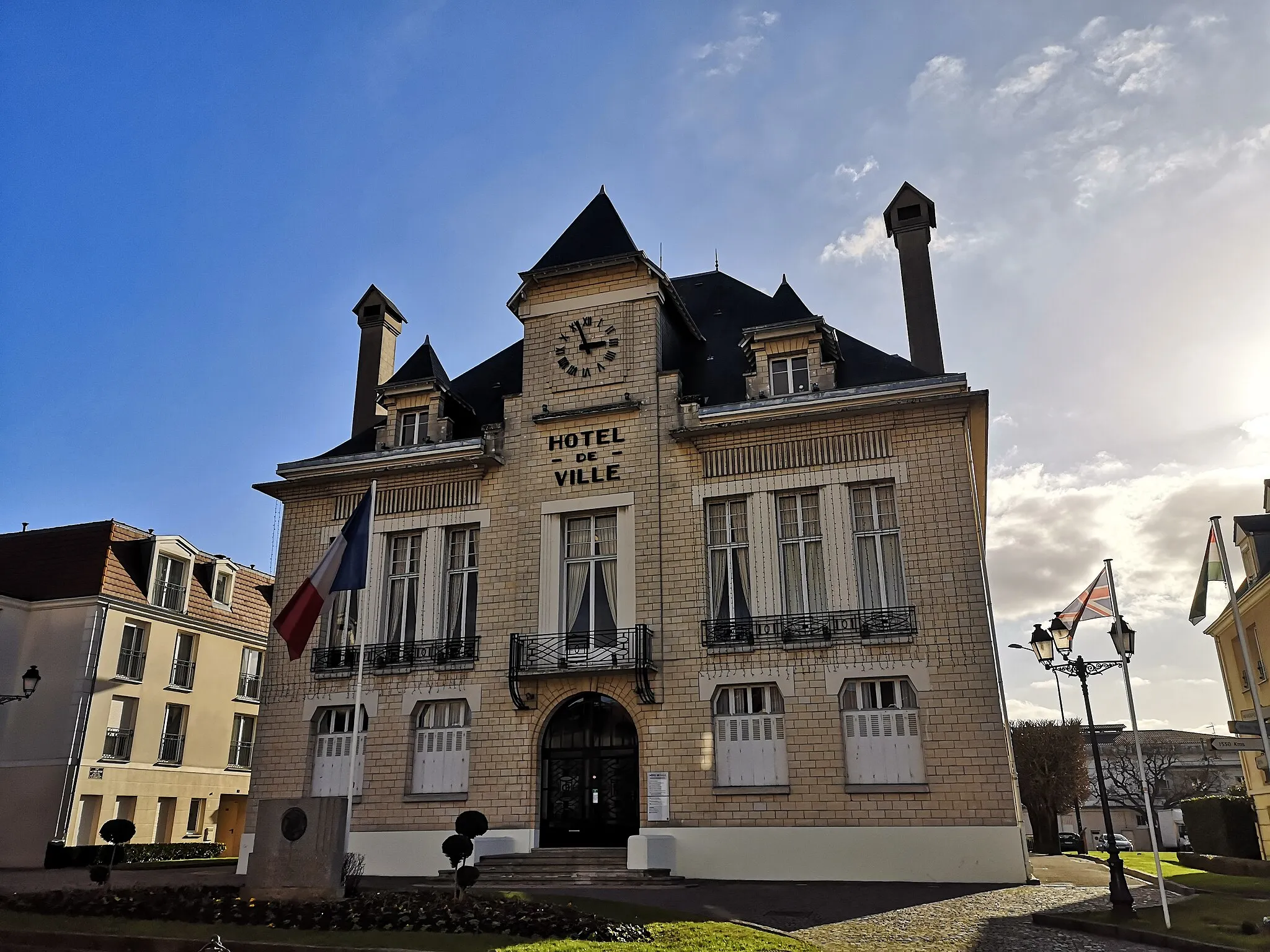 Photo showing: Hôtel de ville - Deuil-la-Barre - Val d'Oise - France