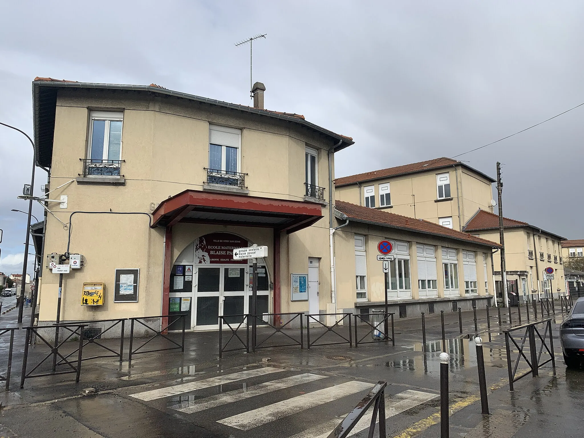 Photo showing: Groupe scolaire Blaise Pascal, Vitry-sur-Seine.