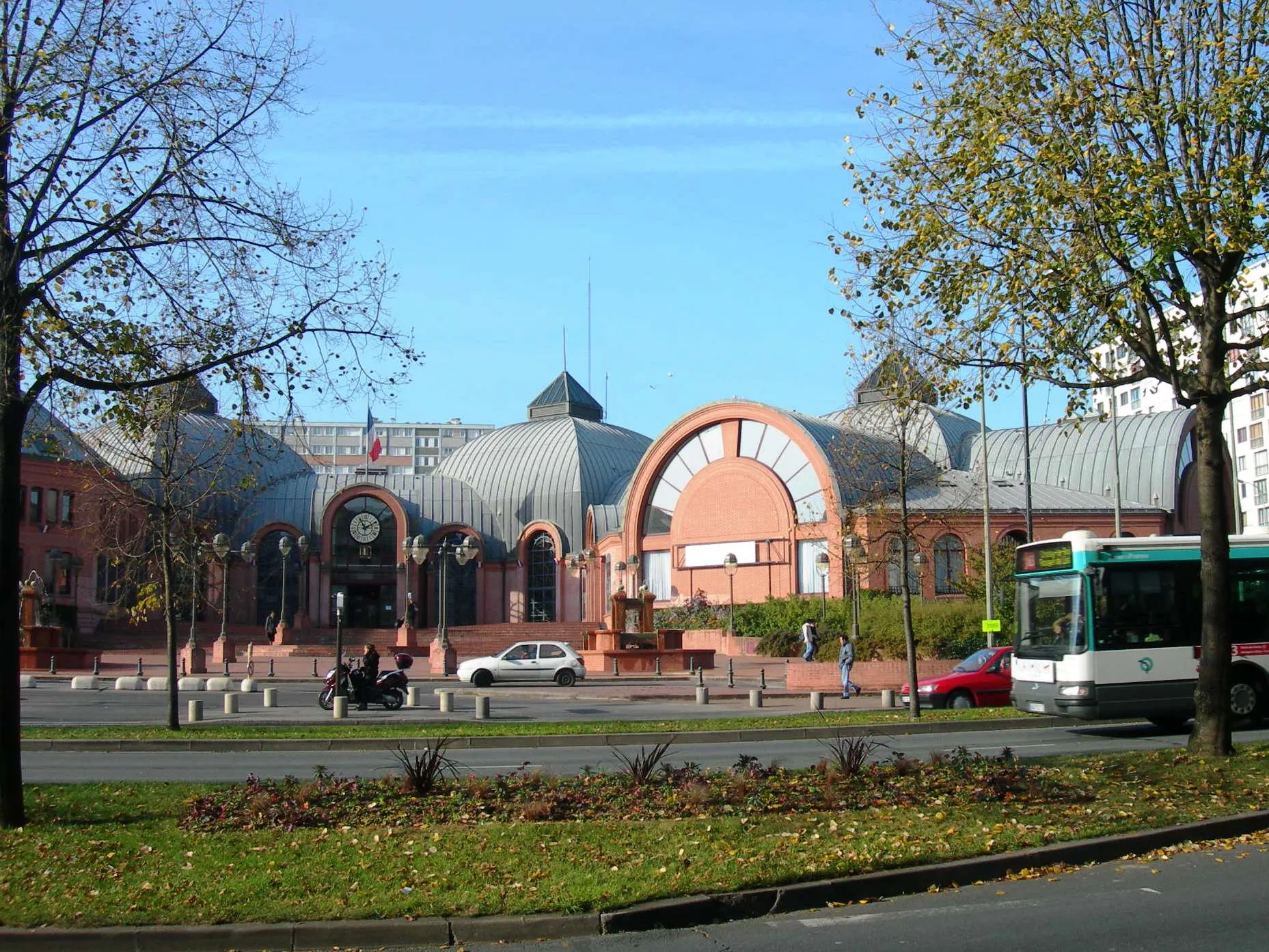 Photo showing: Vitry-sur-Seine (Val-de-Marne, France) : L'hôtel-de-Ville (construit en 1986).