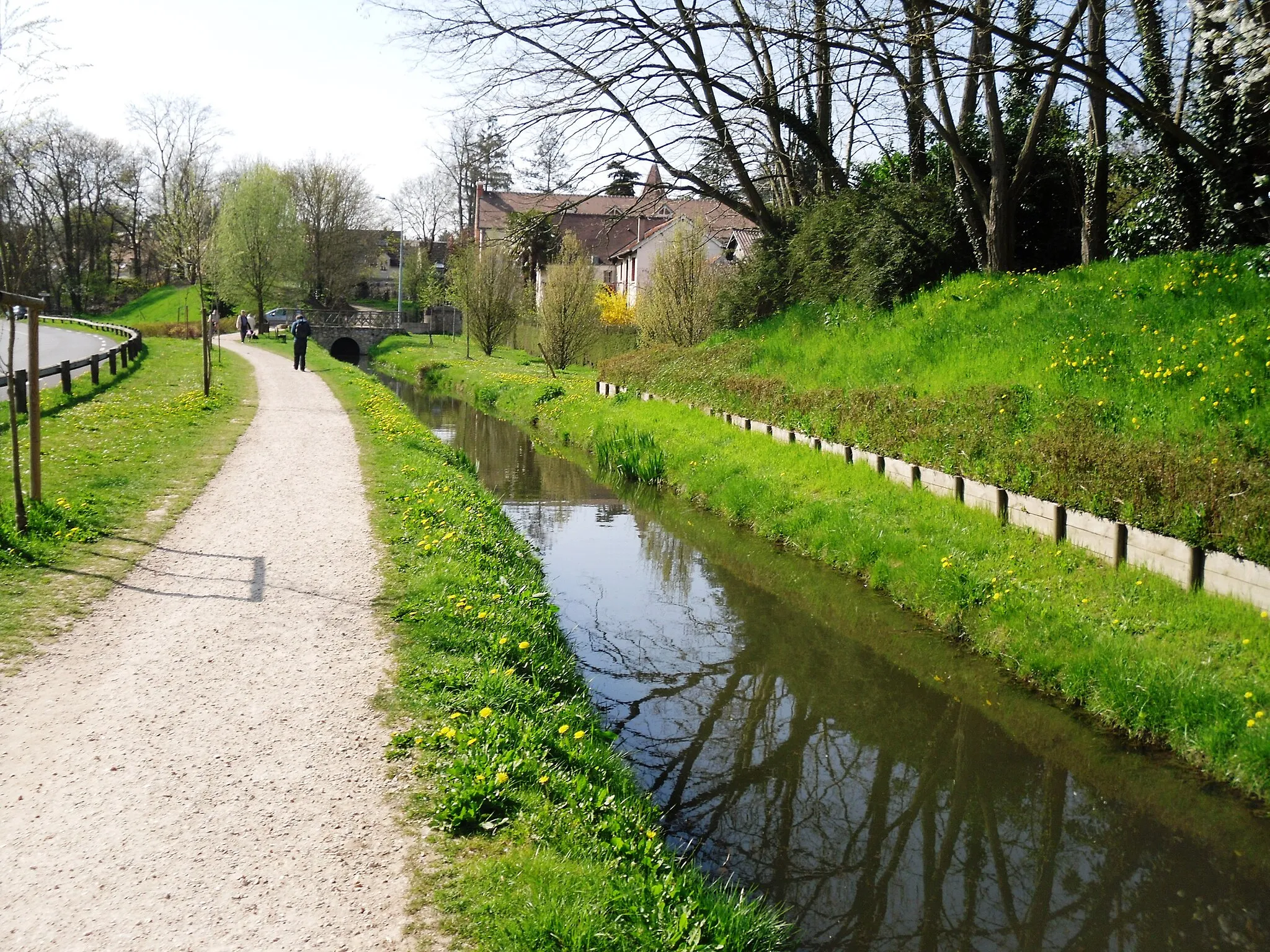 Photo showing: La rivière la Bièvre entre Massy et Verrières-le-Buisson (à droite)(91)