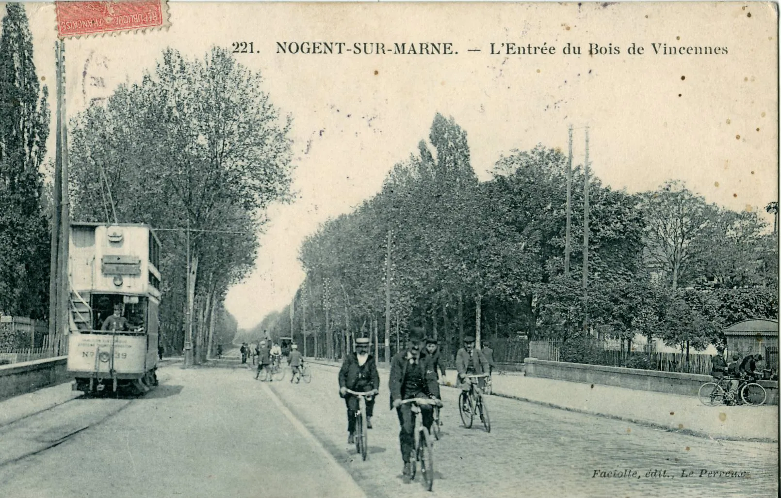 Photo showing: Carte postale ancienne éditée par Faciolle au Perreux, N°221 Nogent-sur-Marne : L'Entrée du Bois de Vincennes Motrice électrique à impériale de la ligne 1 des Chemins de fer nogentais, une compagnie de tramway de l'est Parisien