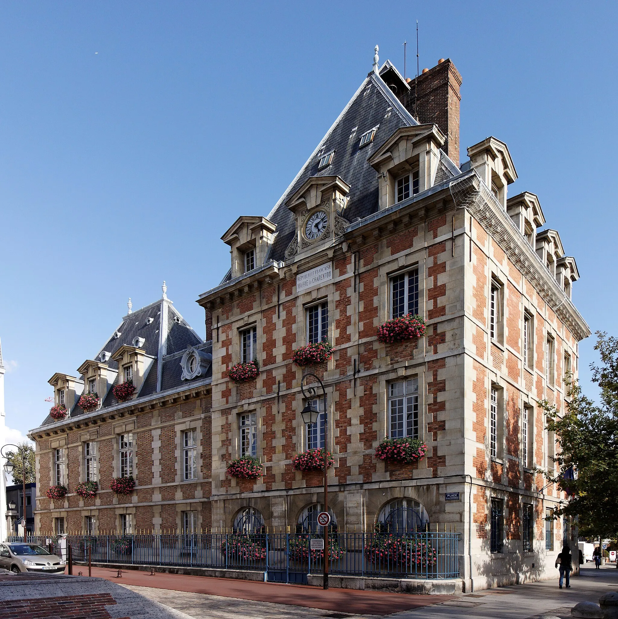 Photo showing: This building is classé au titre des monuments historiques de la France. It is indexed in the base Mérimée, a database of architectural heritage maintained by the French Ministry of Culture, under the reference PA00079861 .