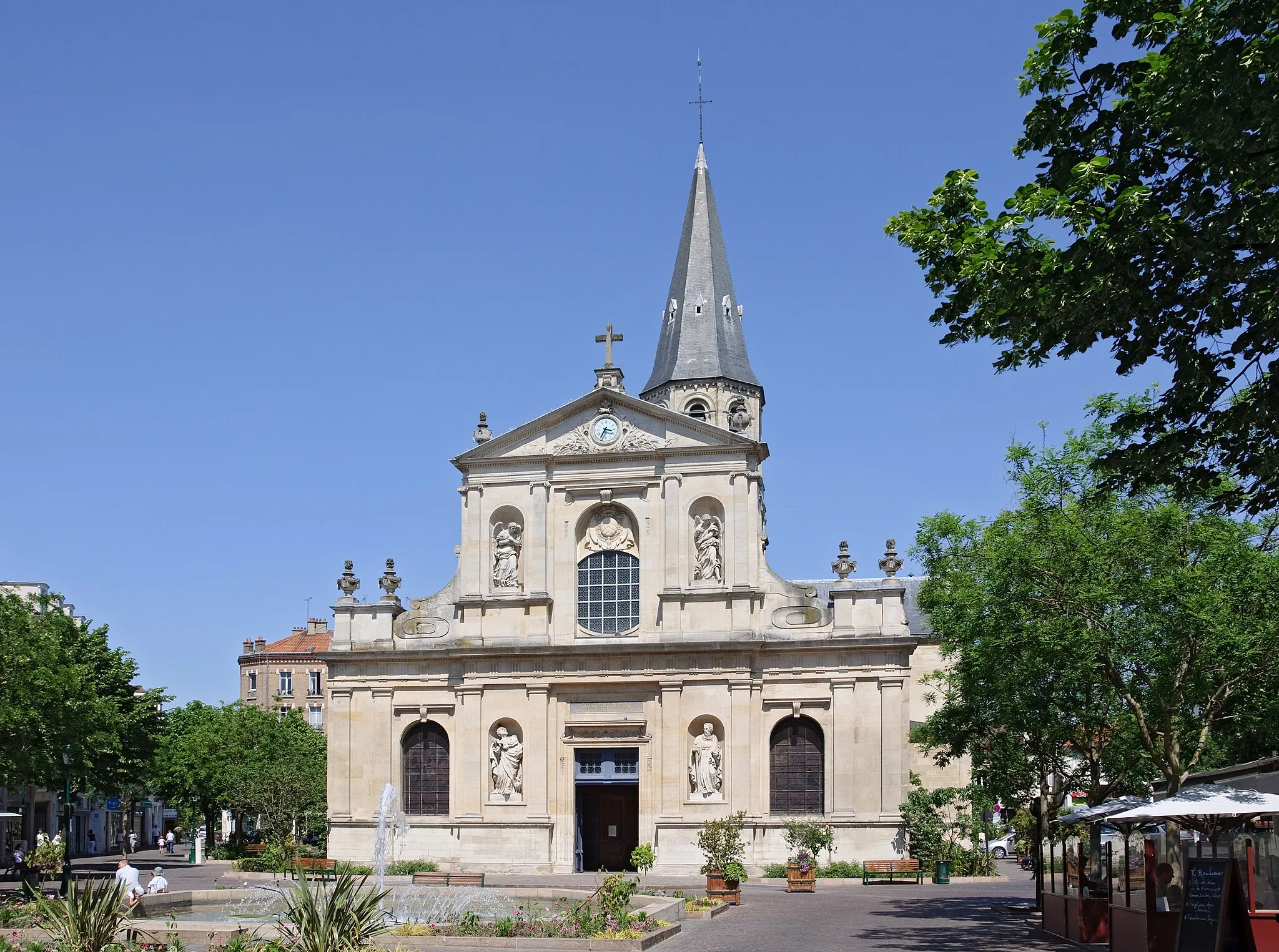 Photo showing: This building is classé au titre des monuments historiques de la France. It is indexed in the base Mérimée, a database of architectural heritage maintained by the French Ministry of Culture, under the references PA00088138 and IA00064577 .