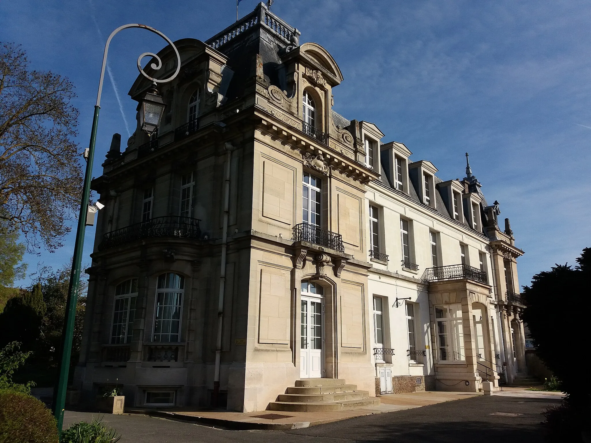 Photo showing: Nouvelle mairie.