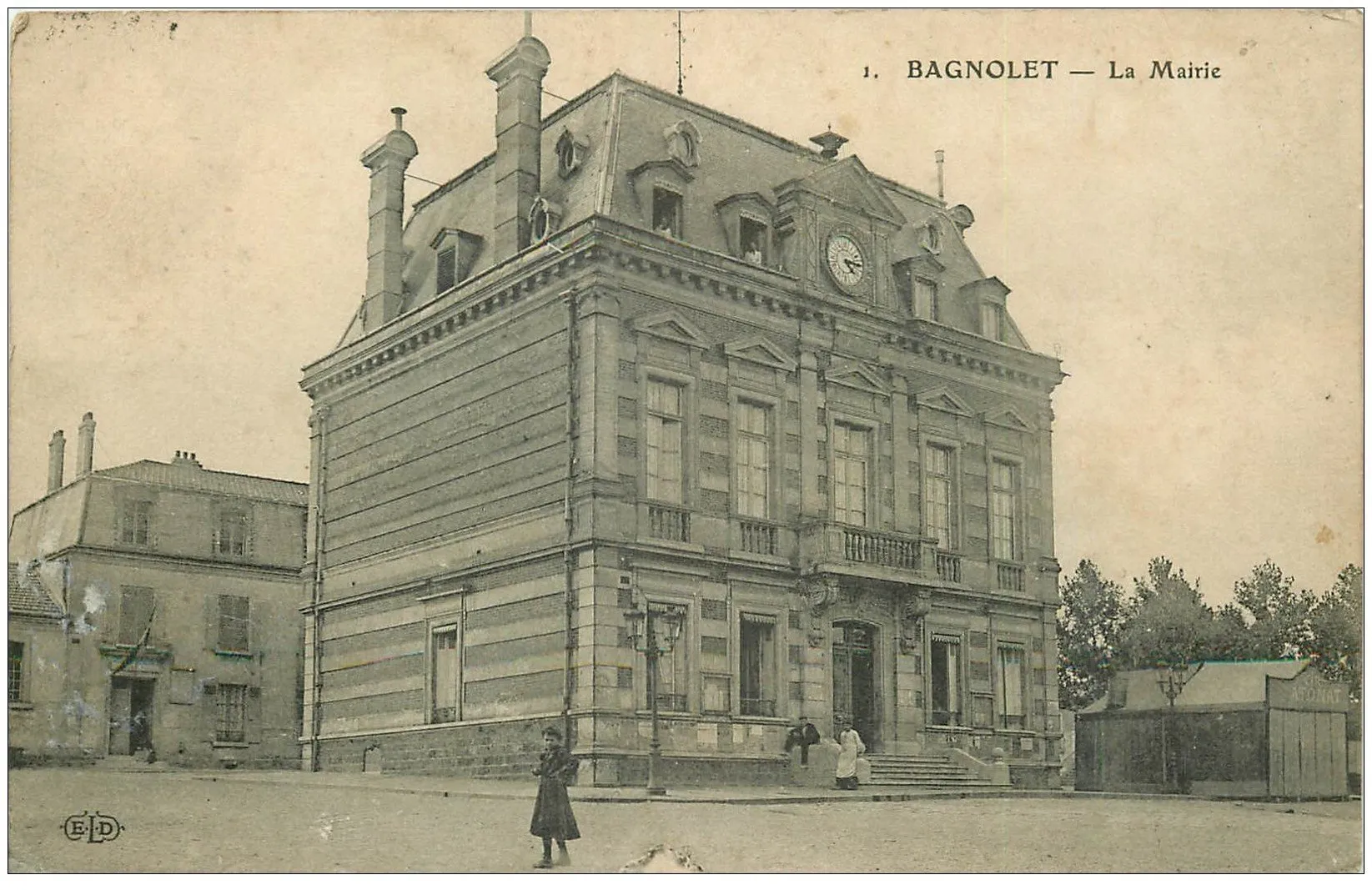 Photo showing: Photo place de la mairie vers 1918