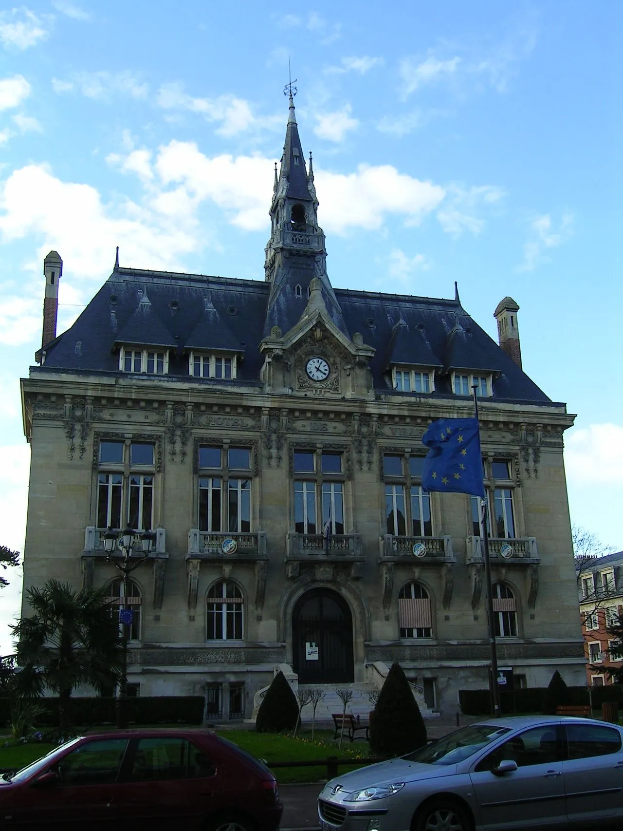 Photo showing: Mairie du Raincy

Photo personnelle (own work) de Marianna