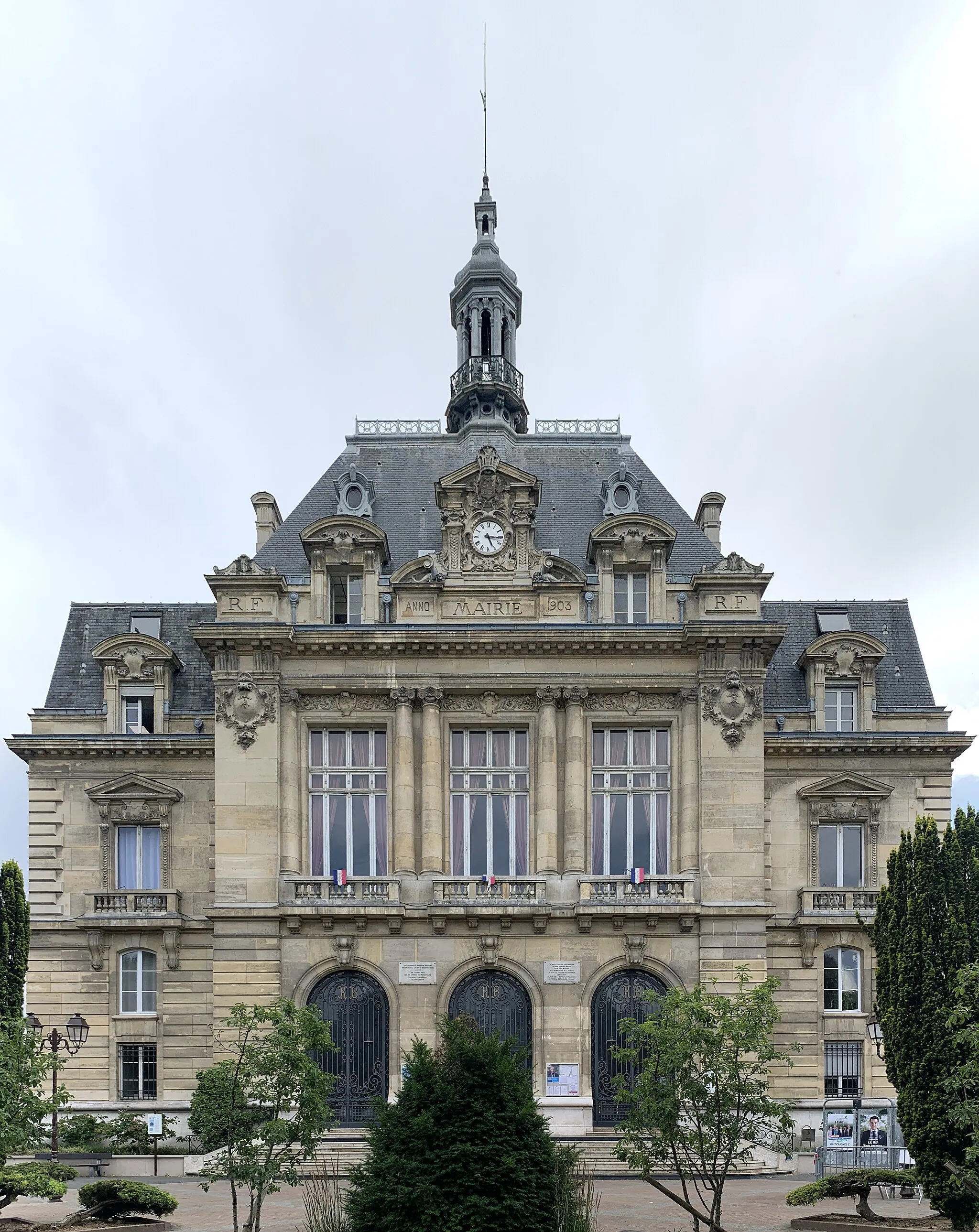 Photo showing: Mairie du Kremlin-Bicêtre.