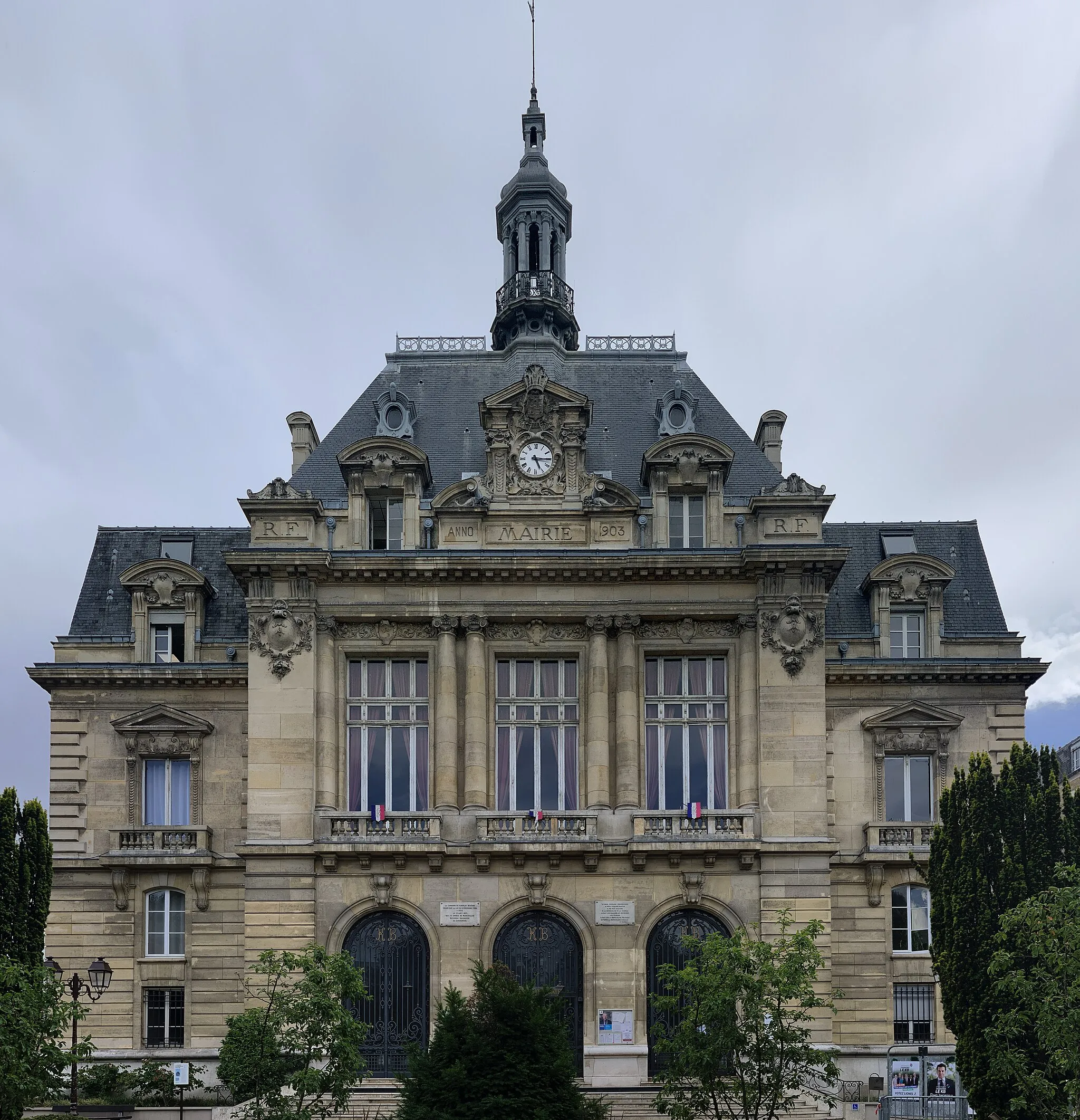 Photo showing: Mairie du Kremlin-Bicêtre.