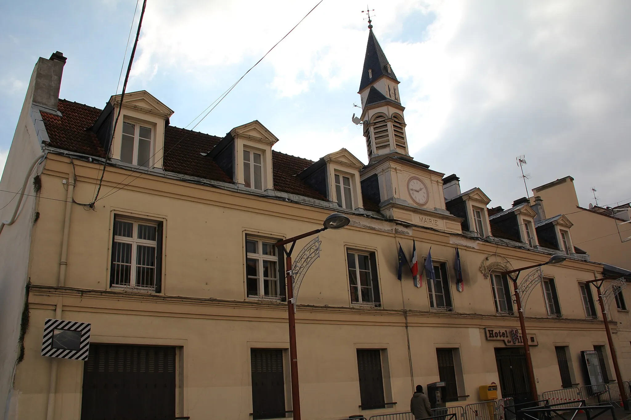 Photo showing: The town hall of Villeparisis, Seine-et-Marne, France.