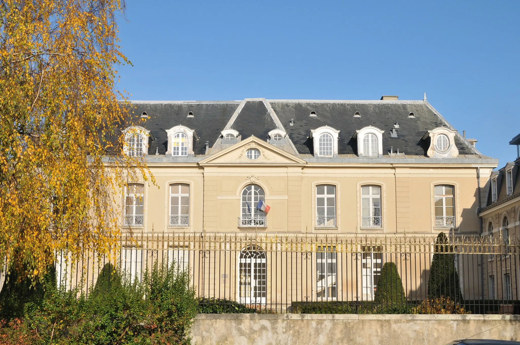 Photo showing: Ancien collège Sainte-Barbe-des-Champs, Fontenay-aux-Roses, Hauts-de-Seine, France