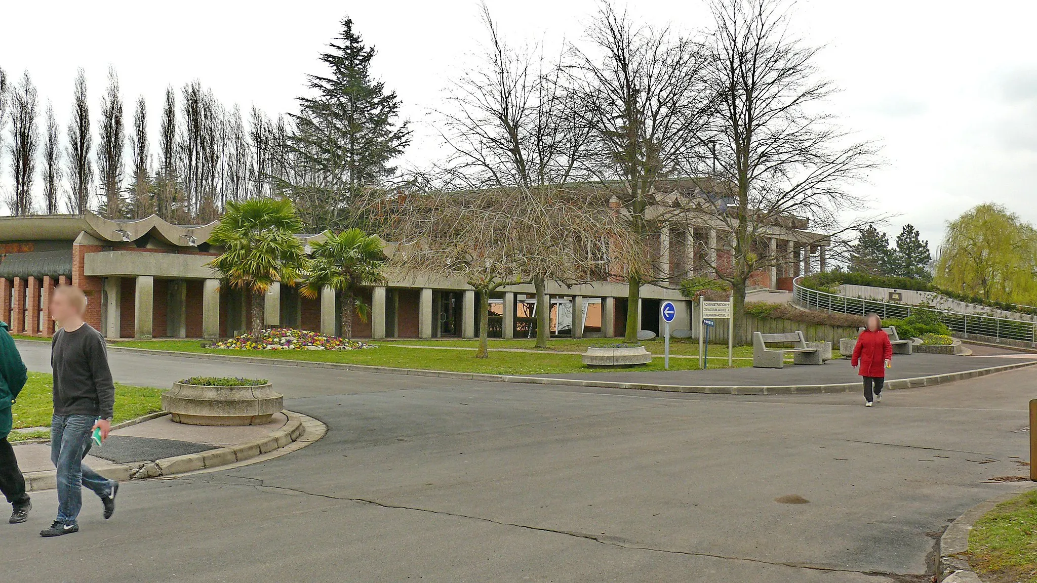 Photo showing: Funérarium du Cimetière intercommunal des Joncherolles à Villetaneuse (Architecte : Robert Auzelle)