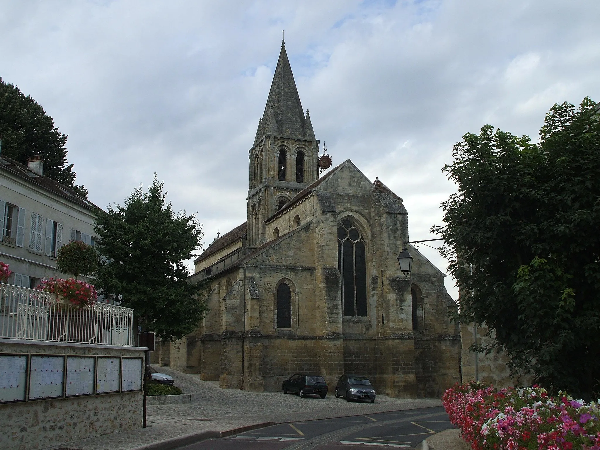 Photo showing: Churches of jouy le moutier