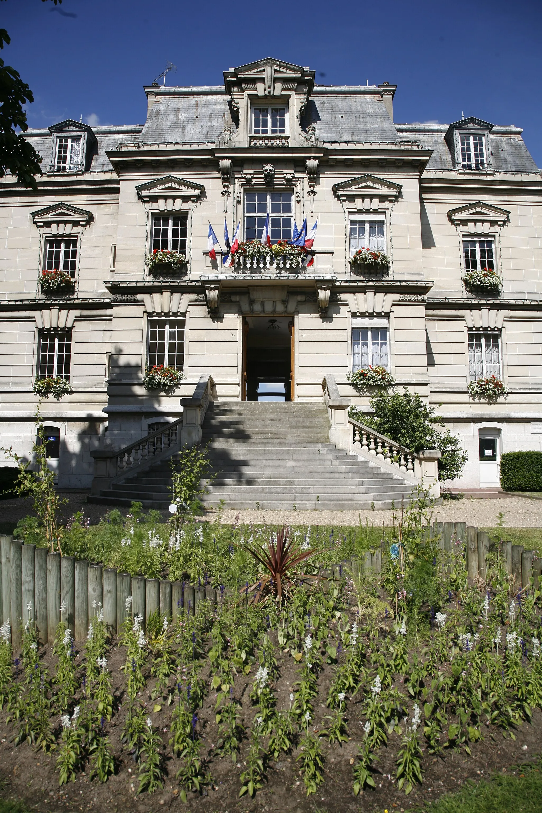 Photo showing: Mairie de Vanves