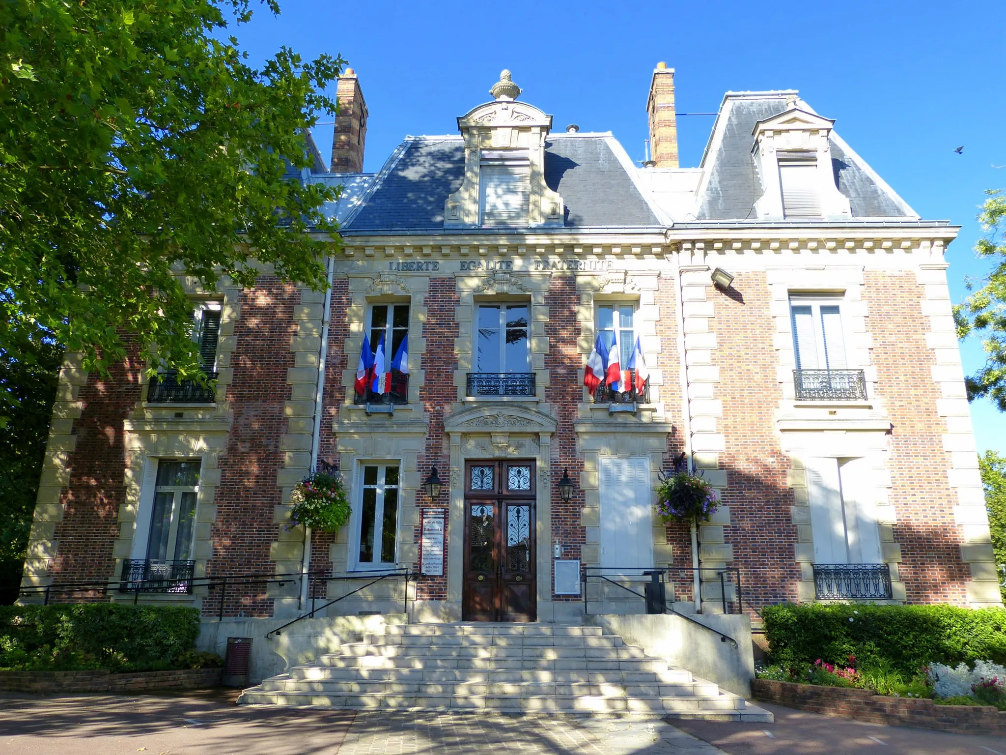 Photo showing: Hôtel de Ville de Valenton