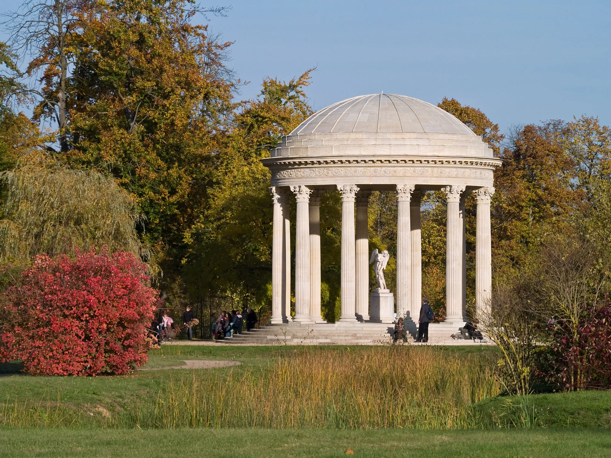 Photo showing: The Temple of Love (Temple de l'Amour), erected by Richard Mique in 1778 in the English garden of the Petit Trianon in Versailles, France.